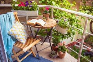 Discover how to create your very own cosy outdoor nook!