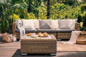 Usable-Outdoor-SPaces-furniture.-Throws