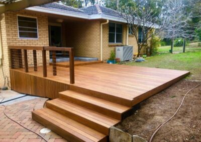 Valley Heights – Hardwood Decking, Staircase and Paving