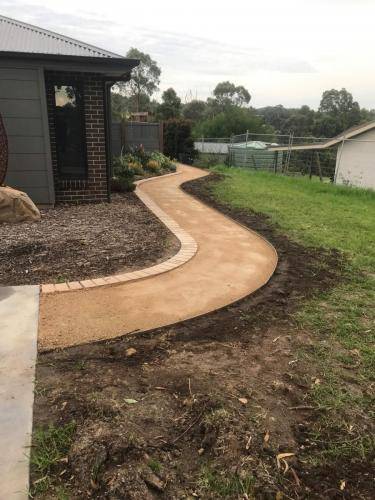 Curved paved pathway