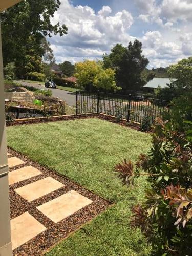 Winmalee retaining wall sloping block paving sandstone turf landscape construction blue mountains structural fresh perspective landscapes Winmalee 2