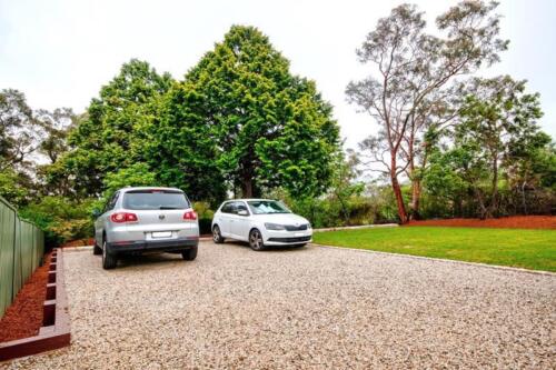 gravel-driveway-parking-spaces